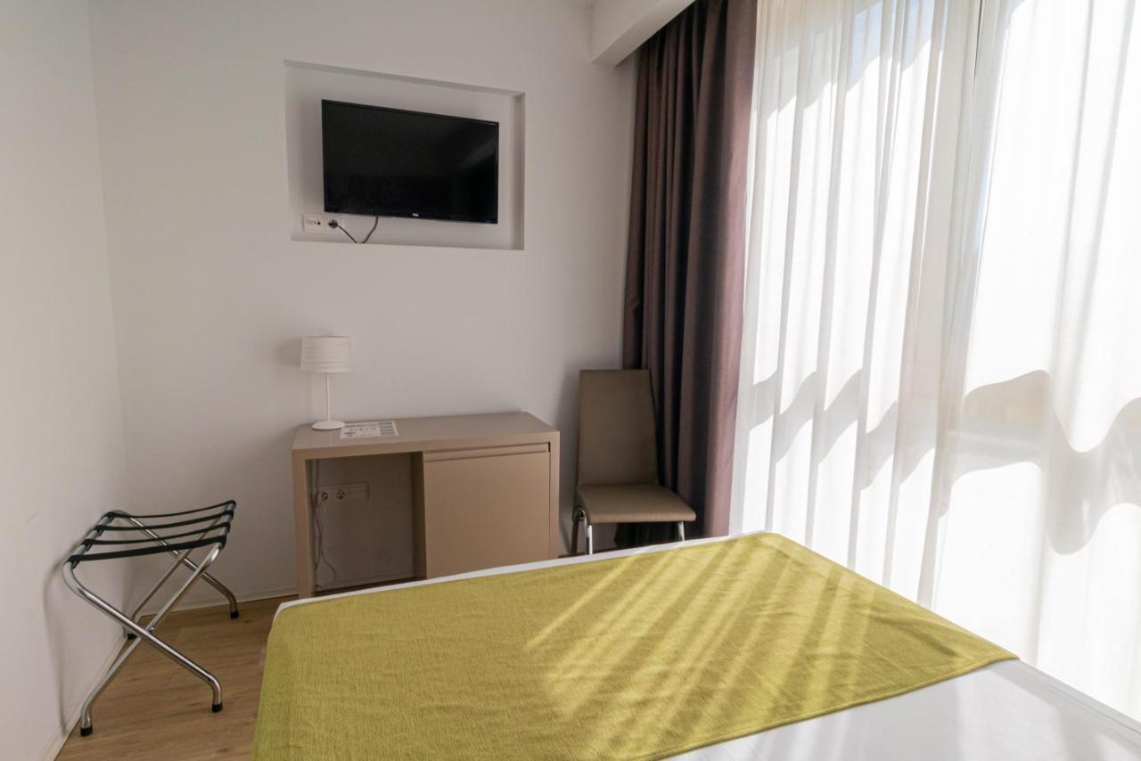 Hotel Jardin De Bellver โอโรเปซาเดลมาร์ ภายนอก รูปภาพ
